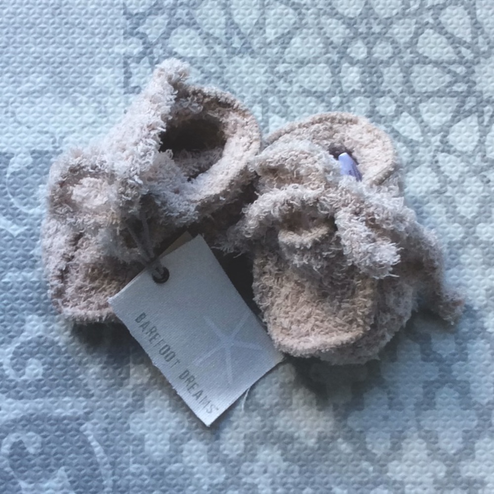 New Barefoot Dreams Baby Booties